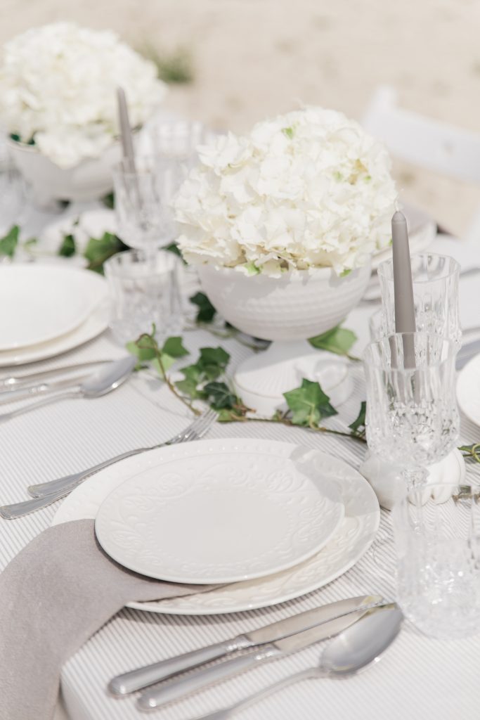weiß grau Tischdesign für Hochzeit oder firmenevent