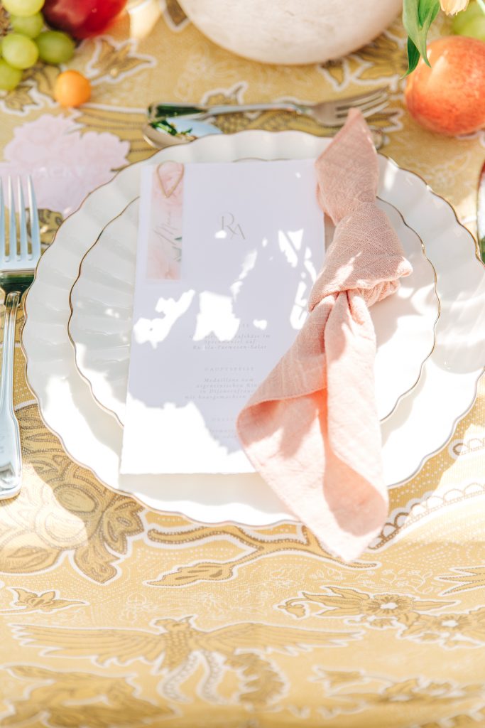 moderne tischdeko Hochzeit la table romantique
