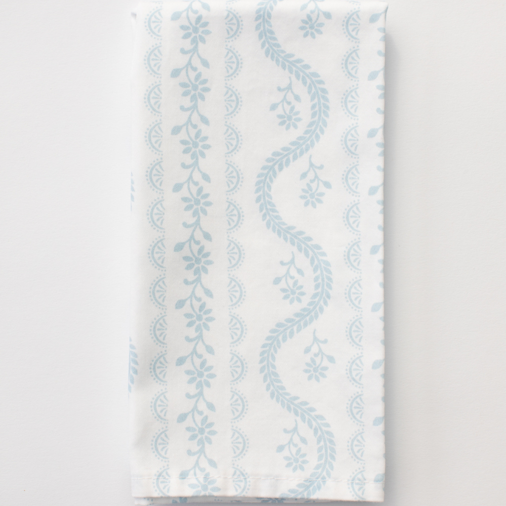 serviette mieten mit blauem muster