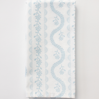 serviette mieten mit blauem muster